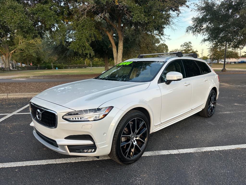 2018 Volvo V90 Cross Country's photo