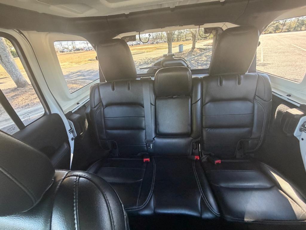 2020 Jeep Wrangler Unlimited Sahara - Photo 20