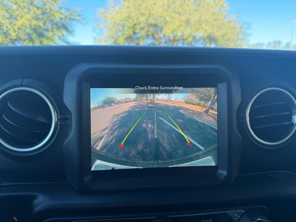 2020 Jeep Wrangler Unlimited Sahara - Photo 13