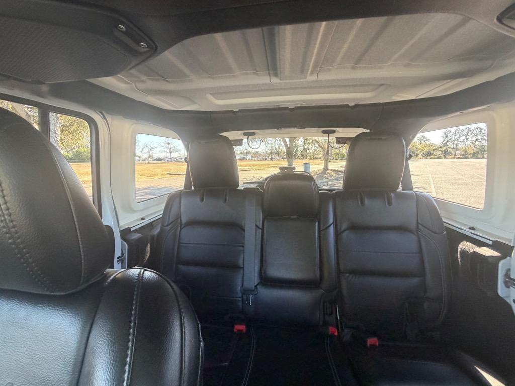2020 Jeep Wrangler Unlimited Sahara - Photo 19