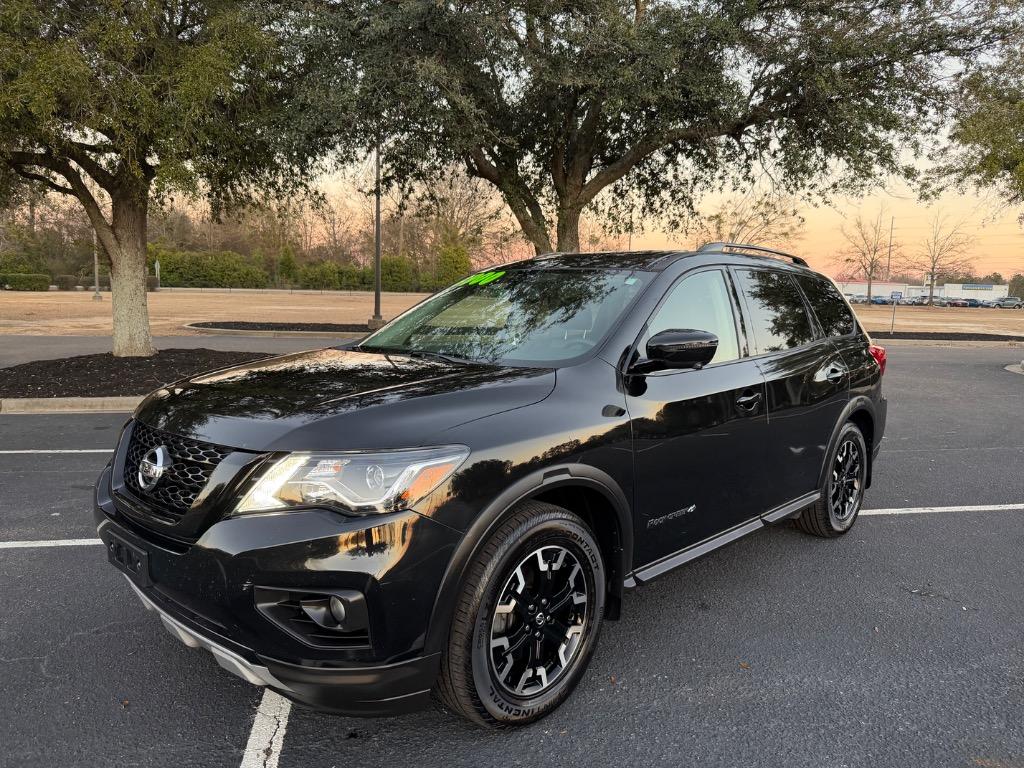 2020 Nissan Pathfinder SL
