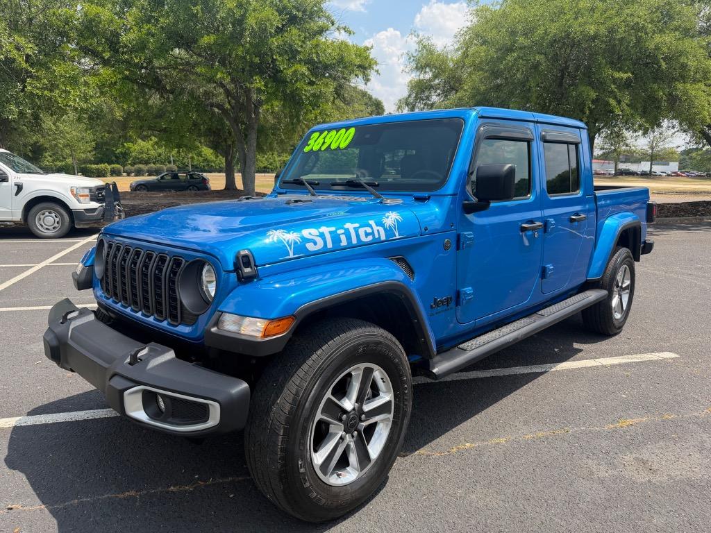 2024 Jeep Gladiator Sport S's photo