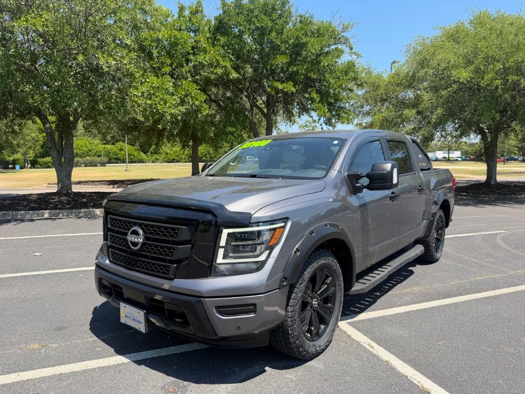 2023 Nissan Titan SV 4X2 Crew Cab's photo