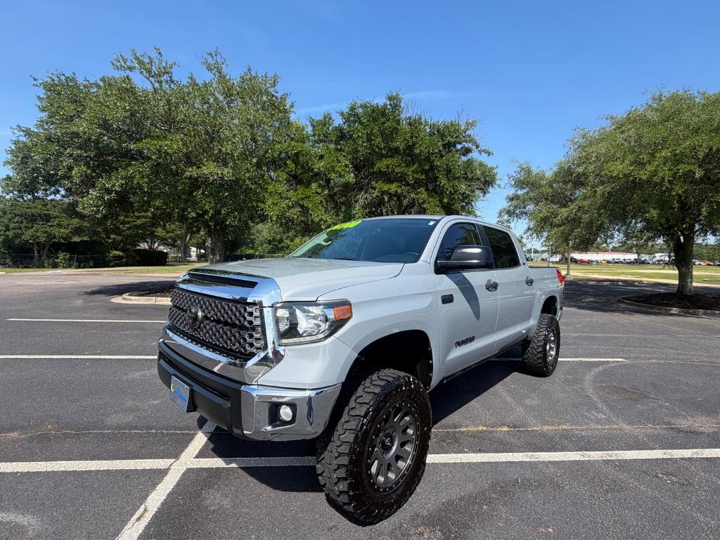 2018 Toyota Tundra SR5 5.7L 4WD FFV Crew Max Short Bed's photo
